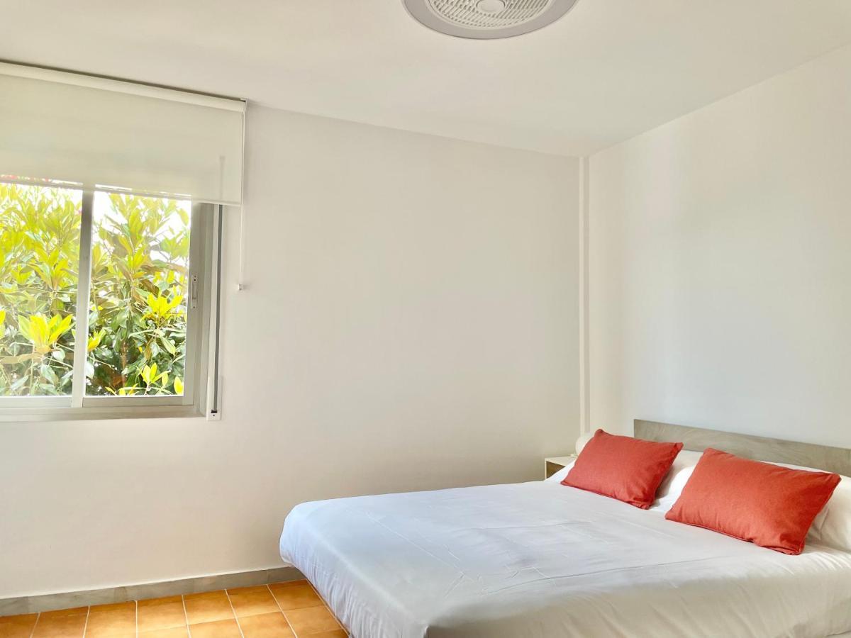 Luminoso Apartamento Frente Al Mar Con Piscina Roses Bagian luar foto