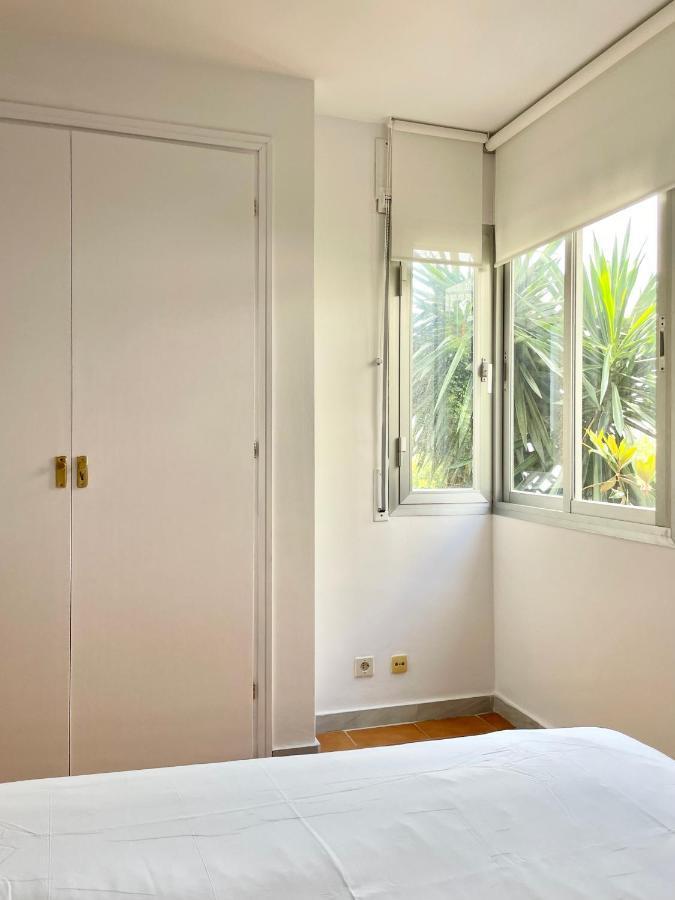 Luminoso Apartamento Frente Al Mar Con Piscina Roses Bagian luar foto