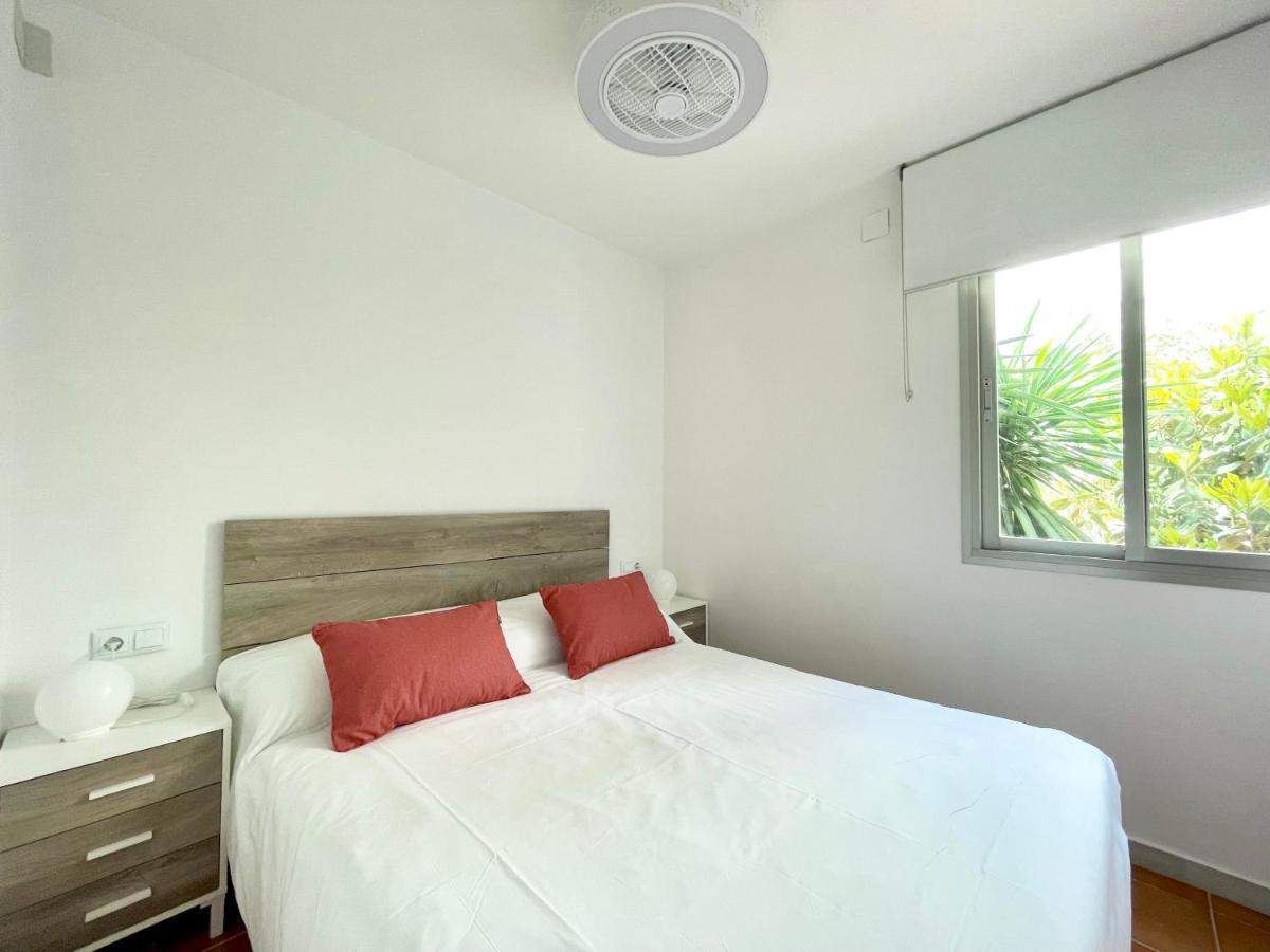 Luminoso Apartamento Frente Al Mar Con Piscina Roses Bagian luar foto